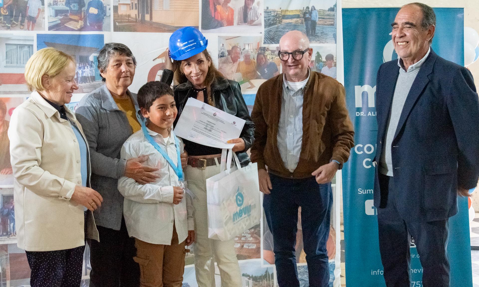 Dicas entregó certificados de Albañilería 
