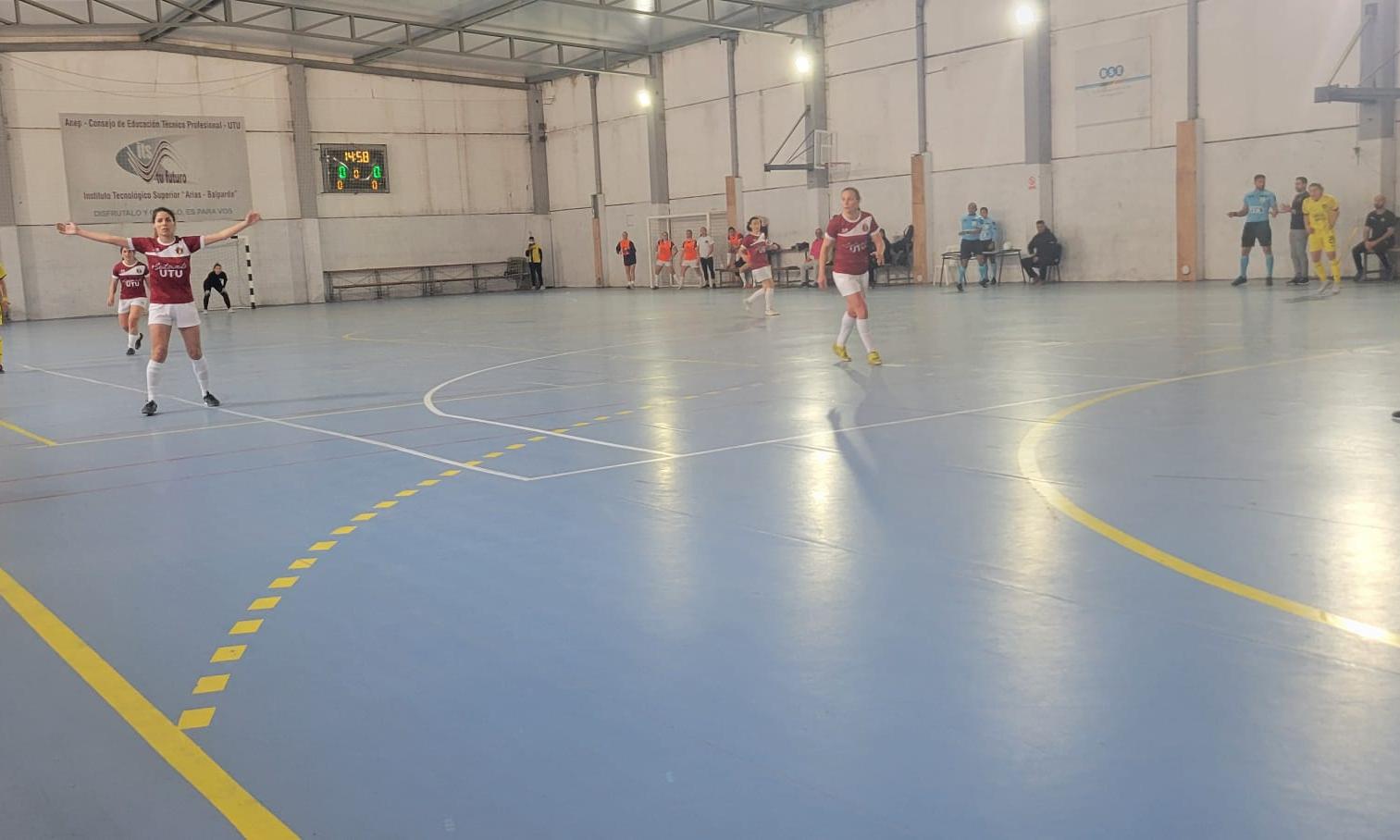 Comenzó la definición del campeonato organizado por AUF para los equipos femeninos de UTU en futsal