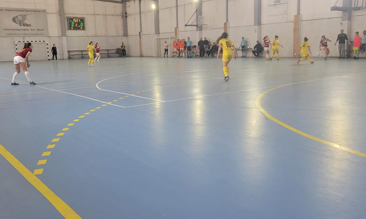 Comenzó la definición del campeonato organizado por AUF para los equipos femeninos de UTU en futsal