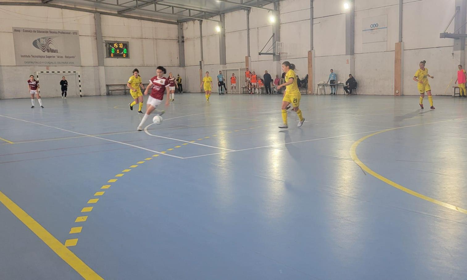 Comenzó la definición del campeonato organizado por AUF para los equipos femeninos de UTU en futsal