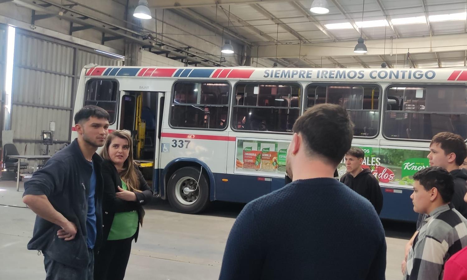 Conexiones educativas: nuevas oportunidades para estudiantes en el sector del transporte