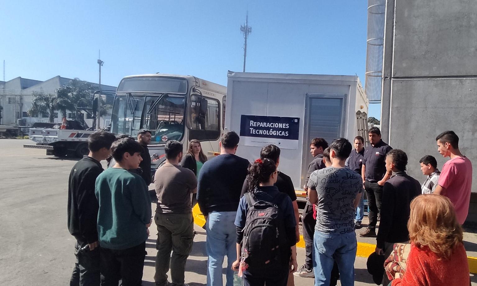 Conexiones educativas: nuevas oportunidades para estudiantes en el sector del transporte