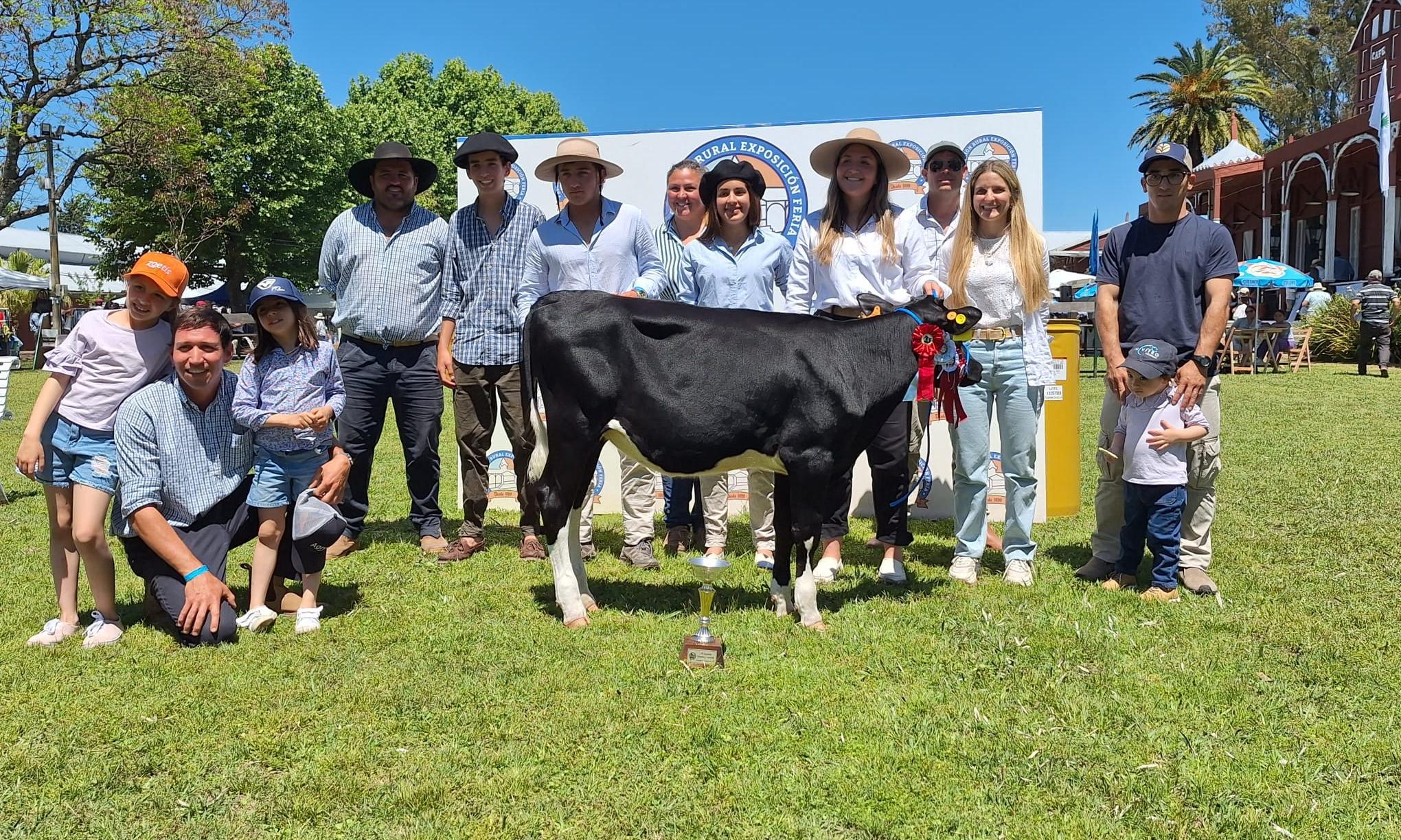 La Escuela Agraria Lorenzo Geyres obtuvo los premios de Gran Campeón en la Expo Rural Paysandú