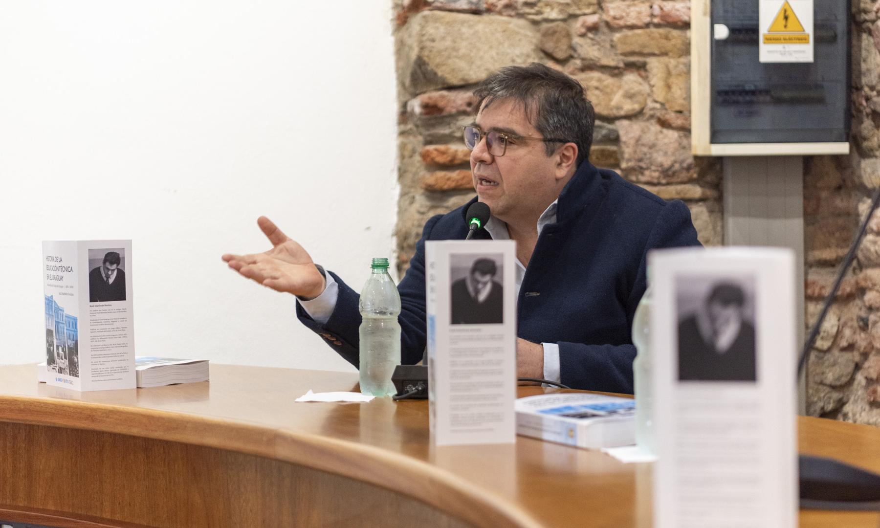 lanzamiento del libro "Historia de la Educación Técnica del Uruguay" de Raúl Marfetán