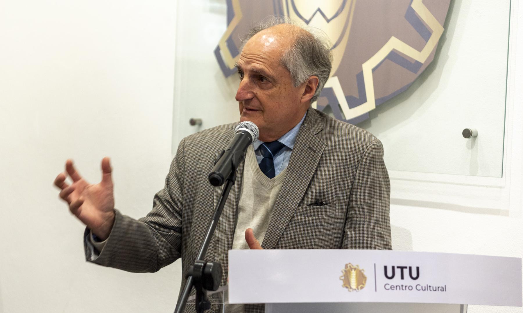 lanzamiento del libro "Historia de la Educación Técnica del Uruguay" de Raúl Marfetán