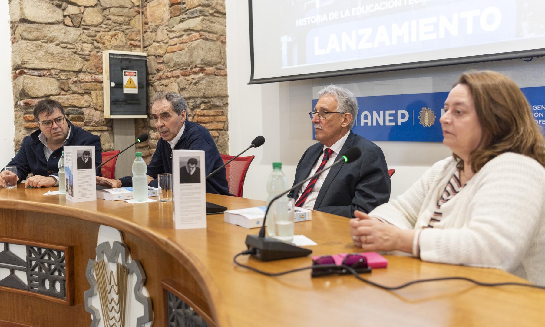 lanzamiento del libro "Historia de la Educación Técnica del Uruguay" de Raúl Marfetán
