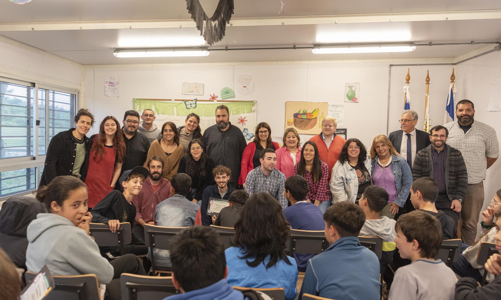 Un primer premio por eficiencia y motivación: Escuela Técnica Casabó recibió a autoridades del MIEM por concurso nacional   ​​​​​​​