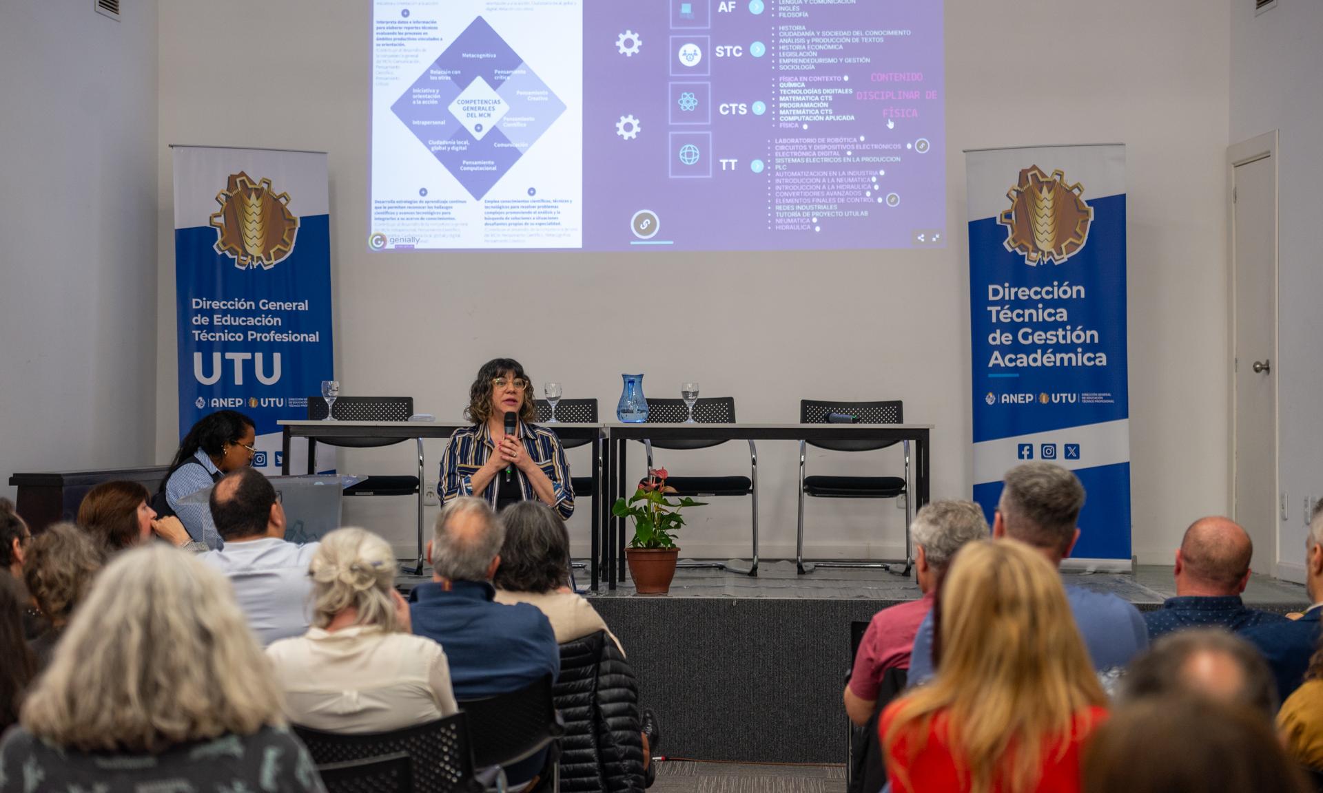 Se realizó el primer encuentro académico entre la Universidad de la República y UTU 