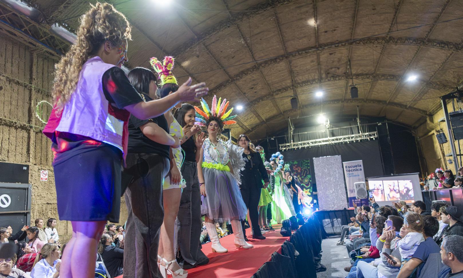 El brillante talento de UTU Paso Carrasco deslumbró en la pasarela