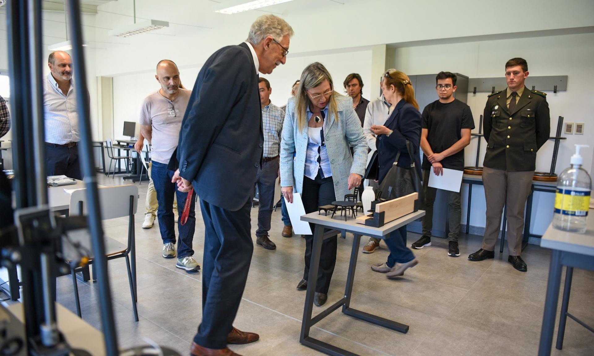 Cierre del Curso sobre diseño y fabricación de muebles para docentes de Carpintería
