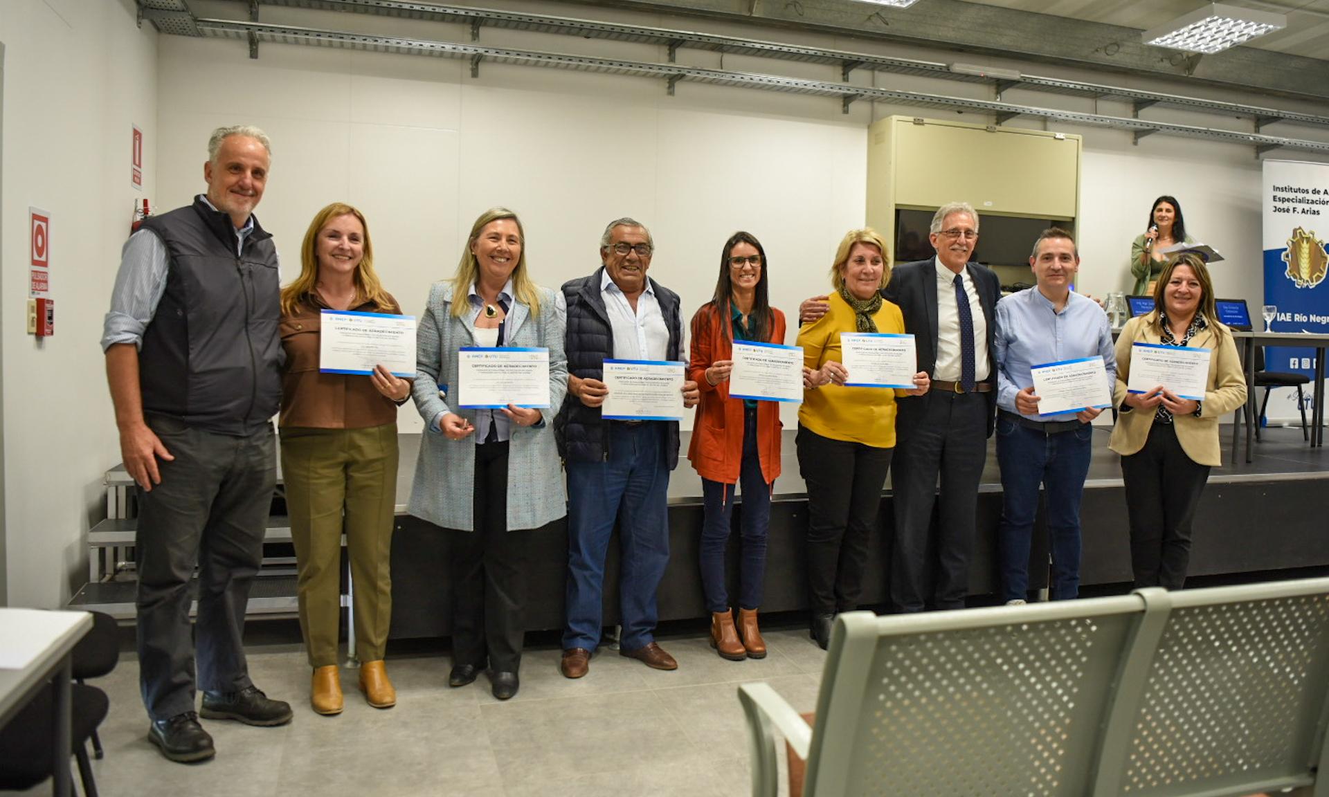 Cierre del Curso sobre diseño y fabricación de muebles para docentes de Carpintería