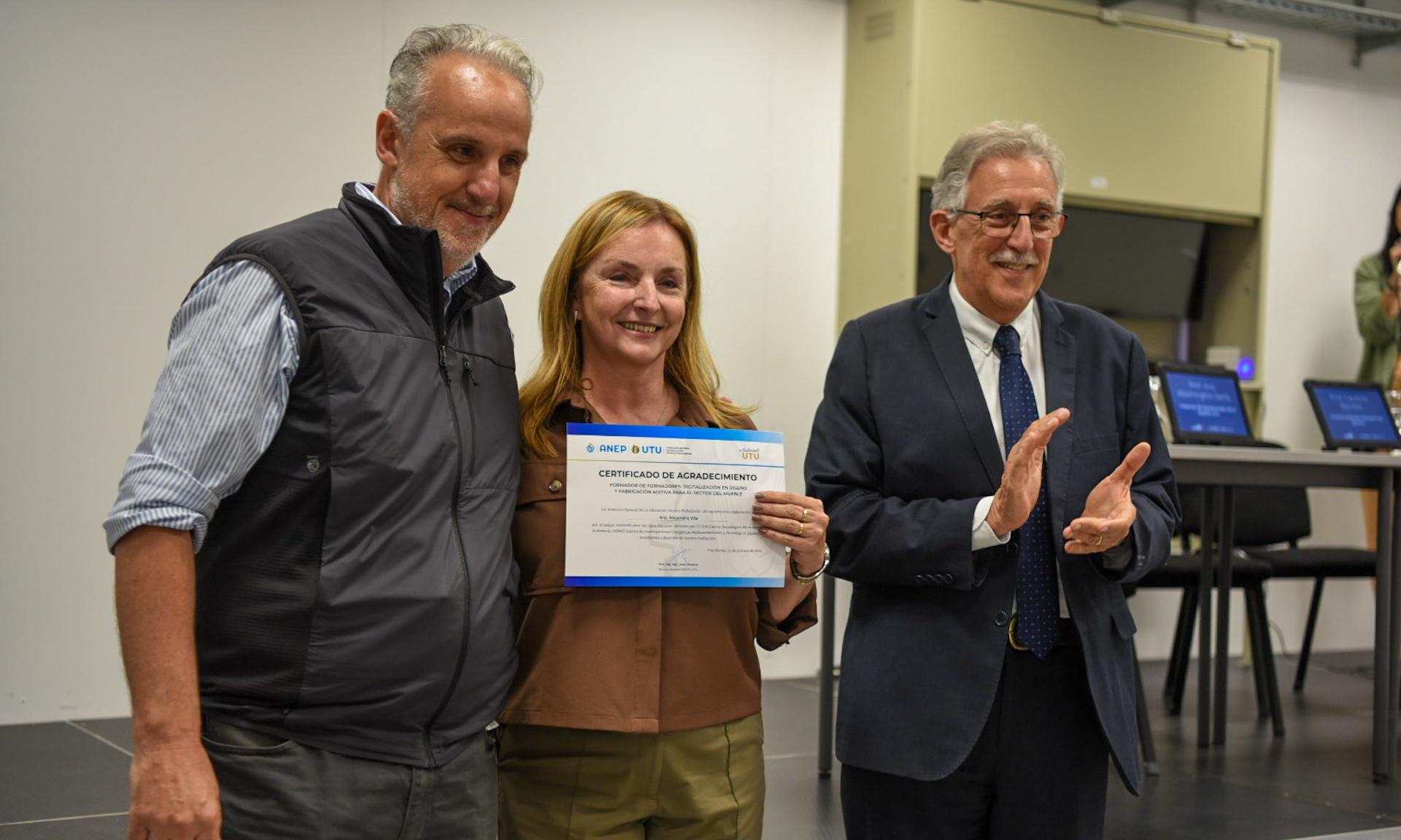 Cierre del Curso sobre diseño y fabricación de muebles para docentes de Carpintería