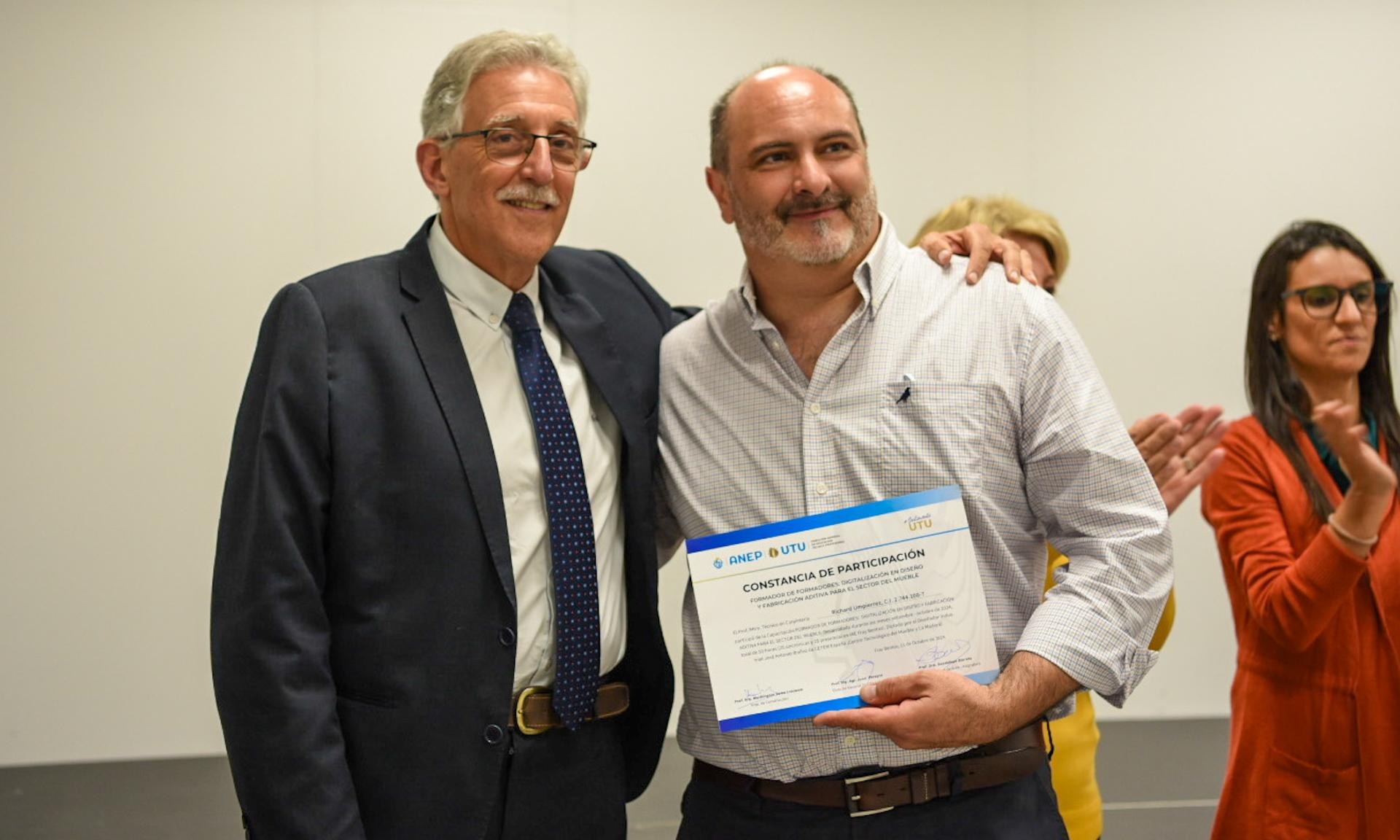 Cierre del Curso sobre diseño y fabricación de muebles para docentes de Carpintería
