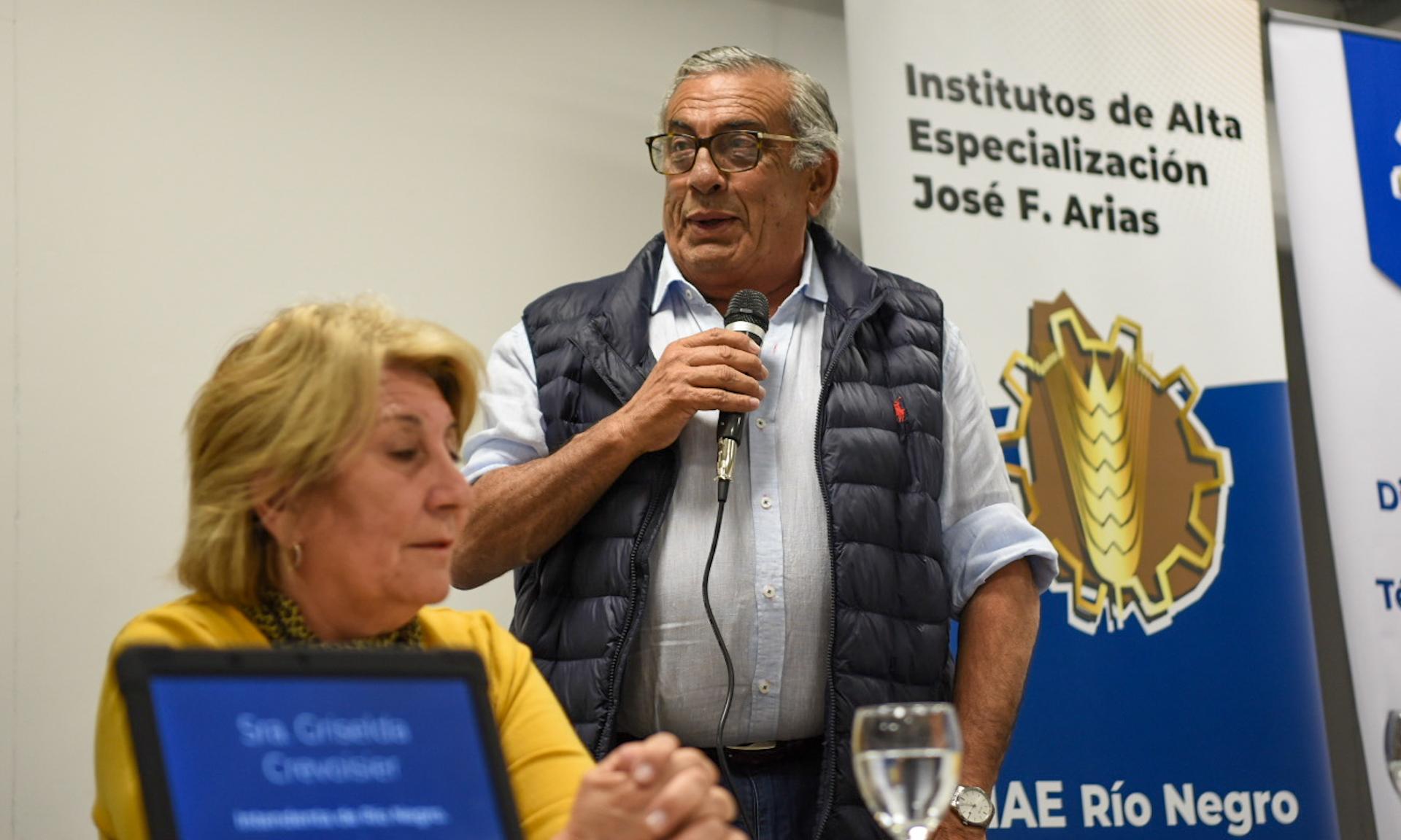 Cierre del Curso sobre diseño y fabricación de muebles para docentes de Carpintería