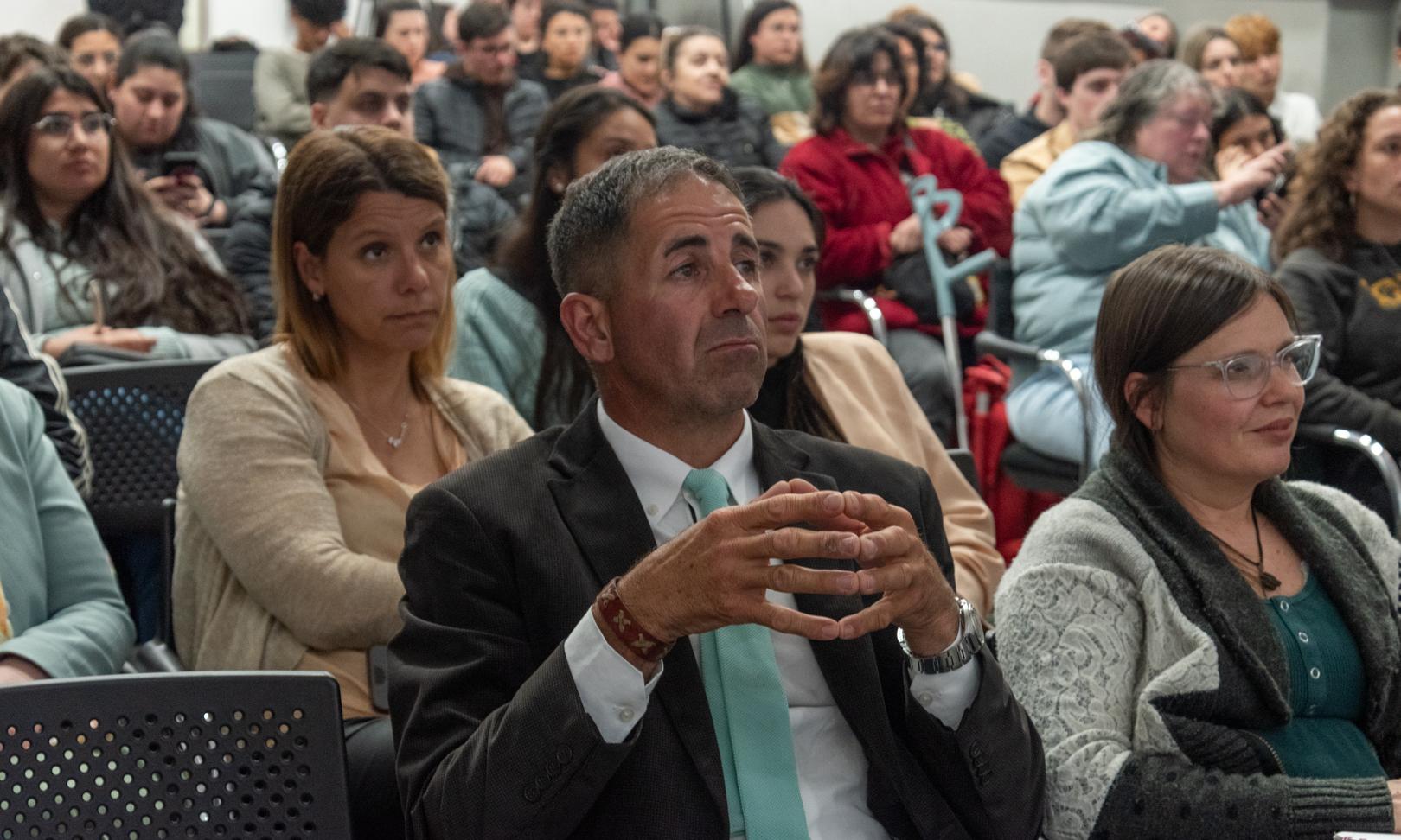 Un encuentro transformador: Reflexiones sobre la Inteligencia Artificial en la educación
