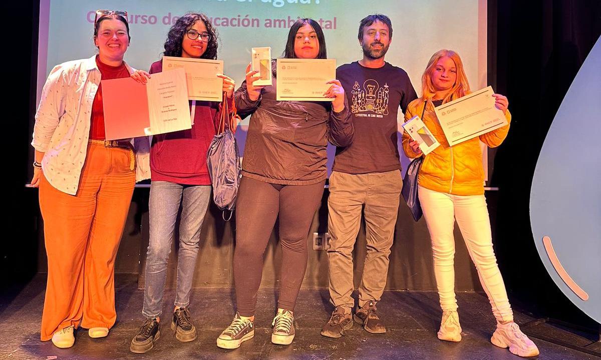 Estudiantes de UTU se destacan y obtienen el primer premio en el concurso ambiental 2024