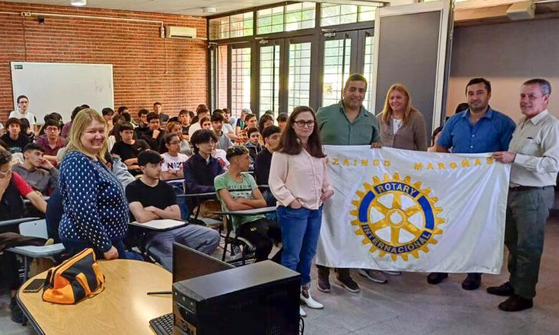 UTU de Brazo Oriental recibío equipamiento tecnologico por parte de Rotary Club Ituzaingó Maroñas