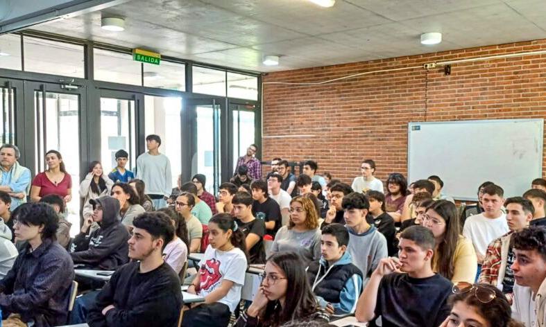 UTU de Brazo Oriental recibío equipamiento tecnologico por parte de Rotary Club Ituzaingó Maroñas