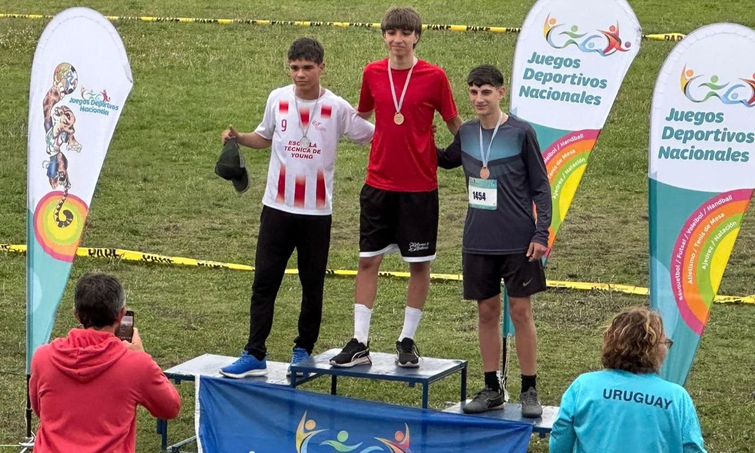 Alumnos de Young en el podio de los Juegos Deportivos Nacionales 2024