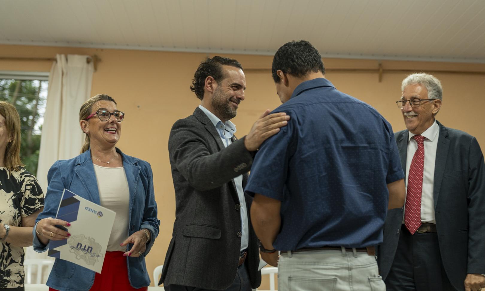 Recibieron sus certificados la primera generación de la capacitación sanitaria de UTU en Ituzaingó