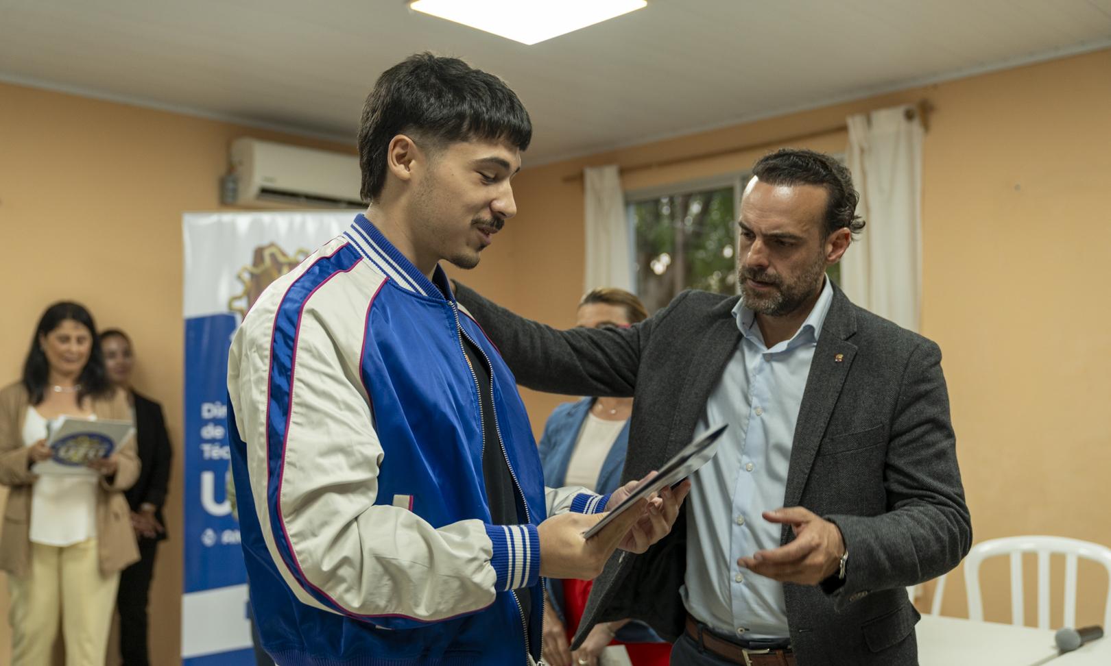 Recibieron sus certificados la primera generación de la capacitación sanitaria de UTU en Ituzaingó