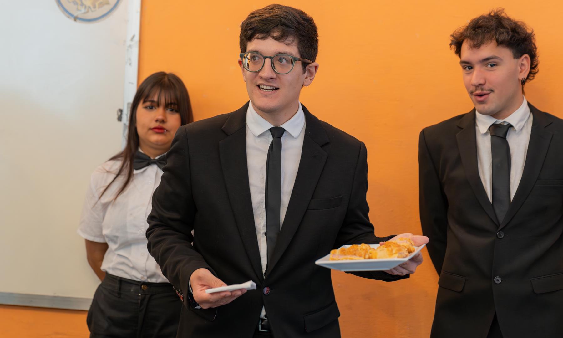 Lanzamiento del tercer certamen nacional interescolar de mozos y barman