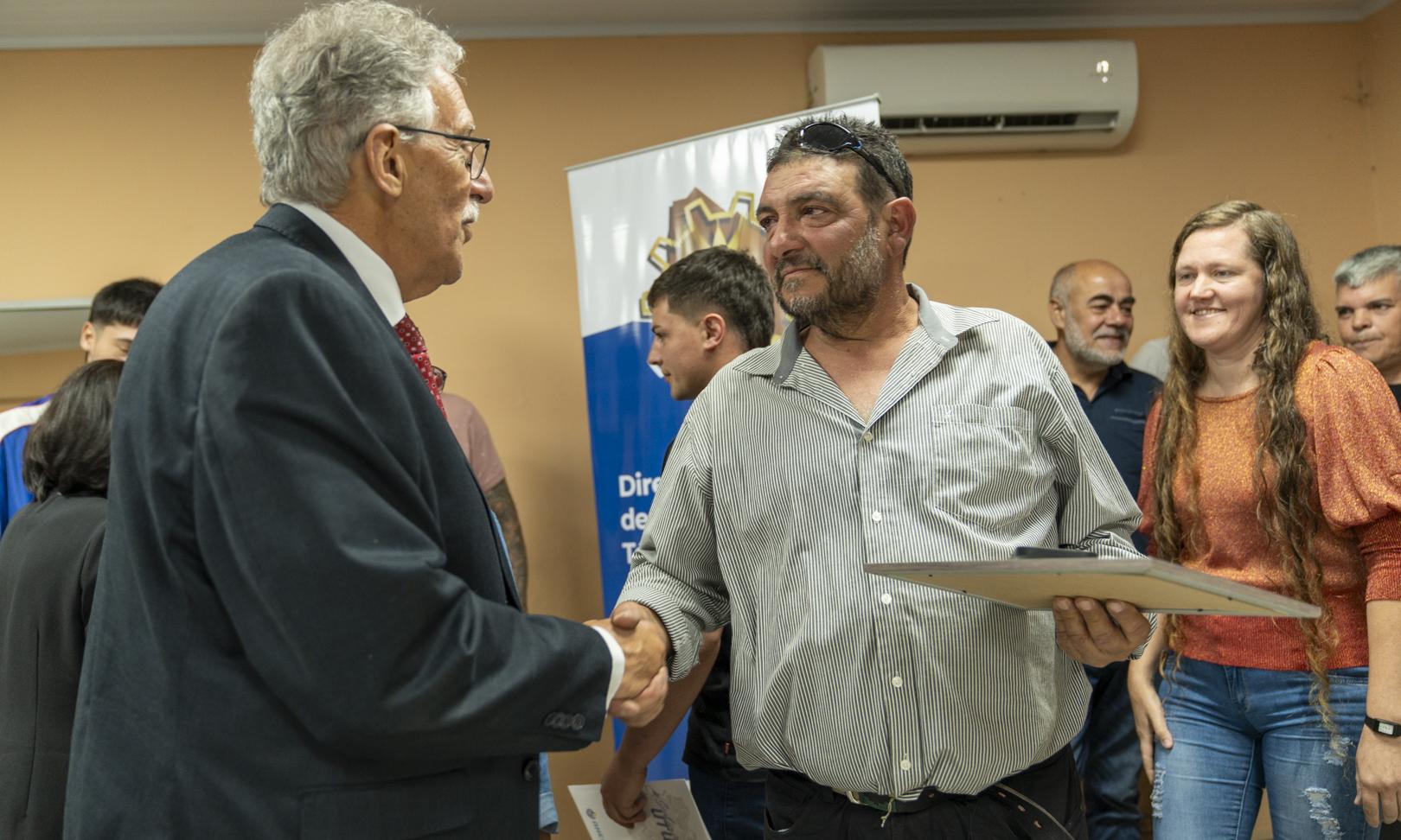 Recibieron sus certificados la primera generación de la capacitación sanitaria de UTU en Ituzaingó