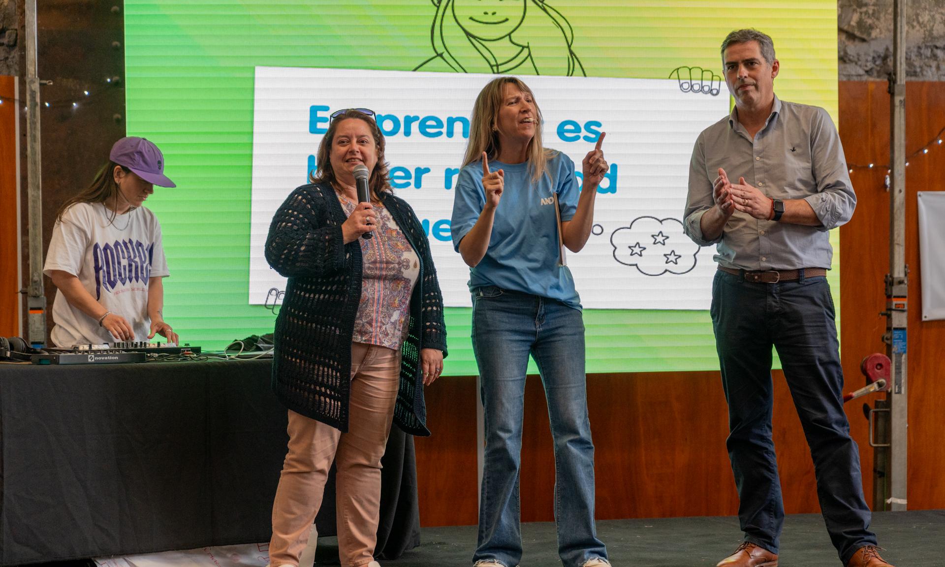 Más allá del emprender: centenares de estudiantes de UTU escalaron al emprendedurismo con actividad de ANDE