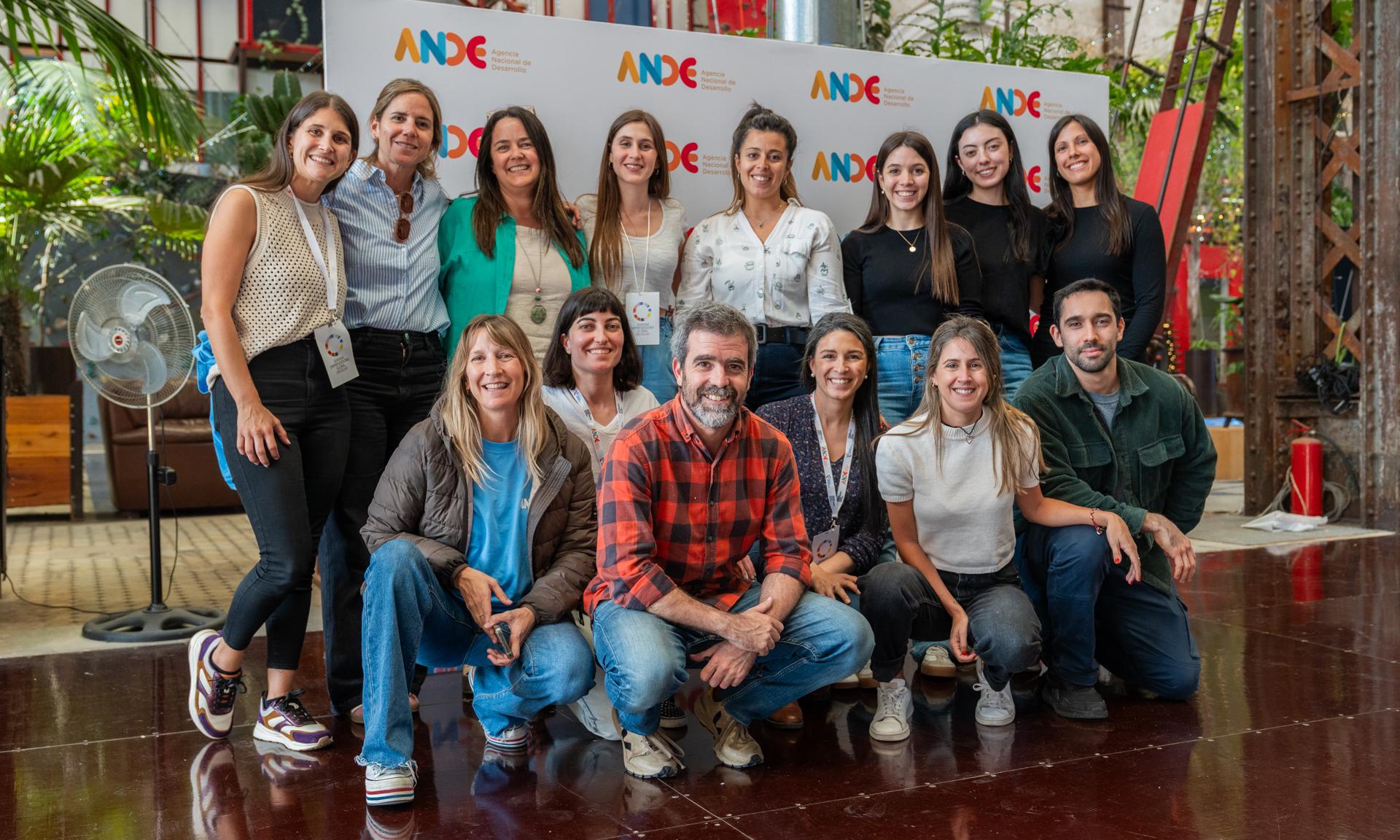 Más allá del emprender: centenares de estudiantes de UTU escalaron al emprendedurismo con actividad de ANDE