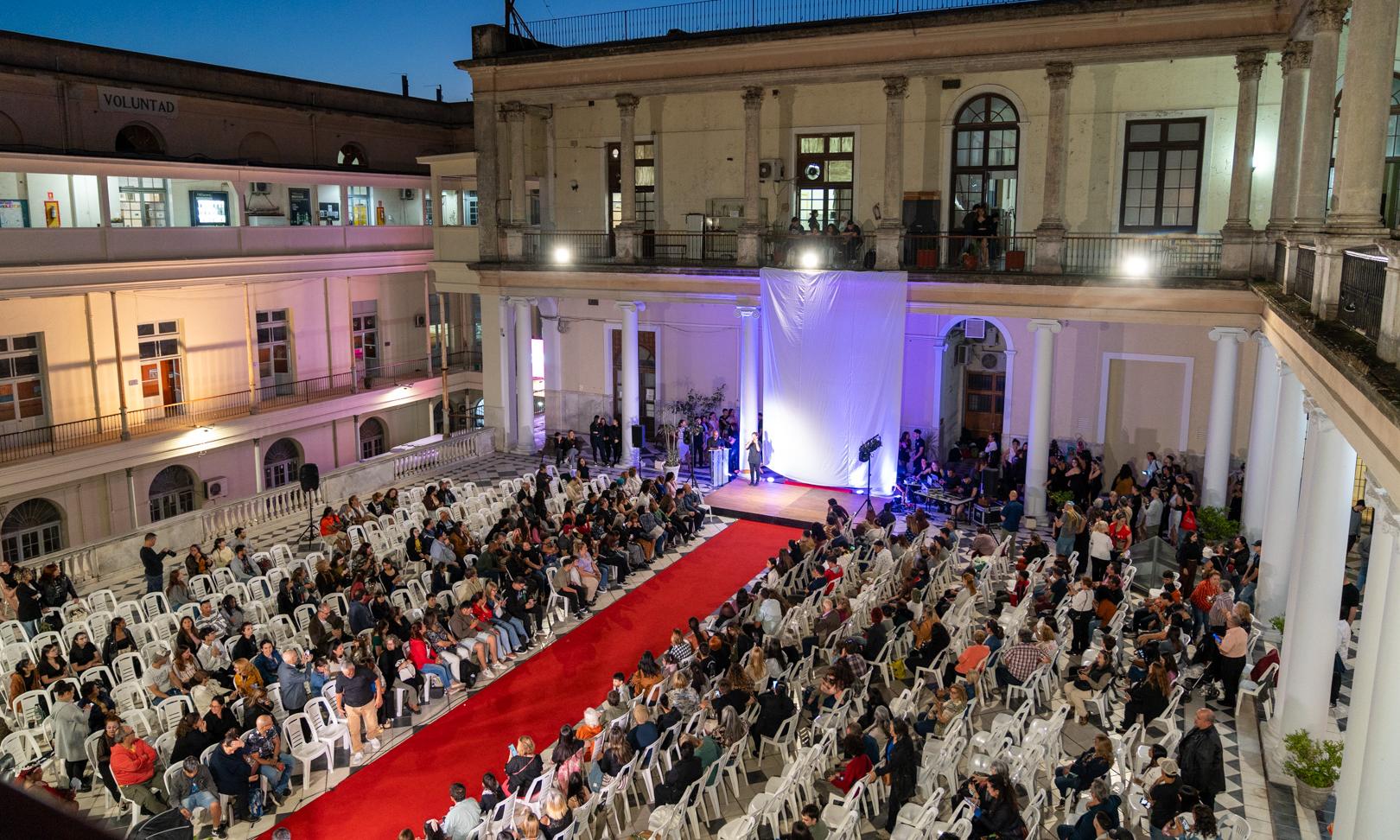 El largo camino de la moda desde el siglo XIX hacia la vanguardia europea