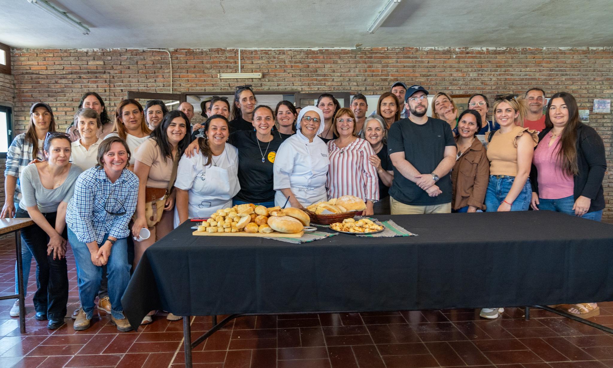 Profesionalizando al personal para fortalecer los servicios de alimentación de UTU 