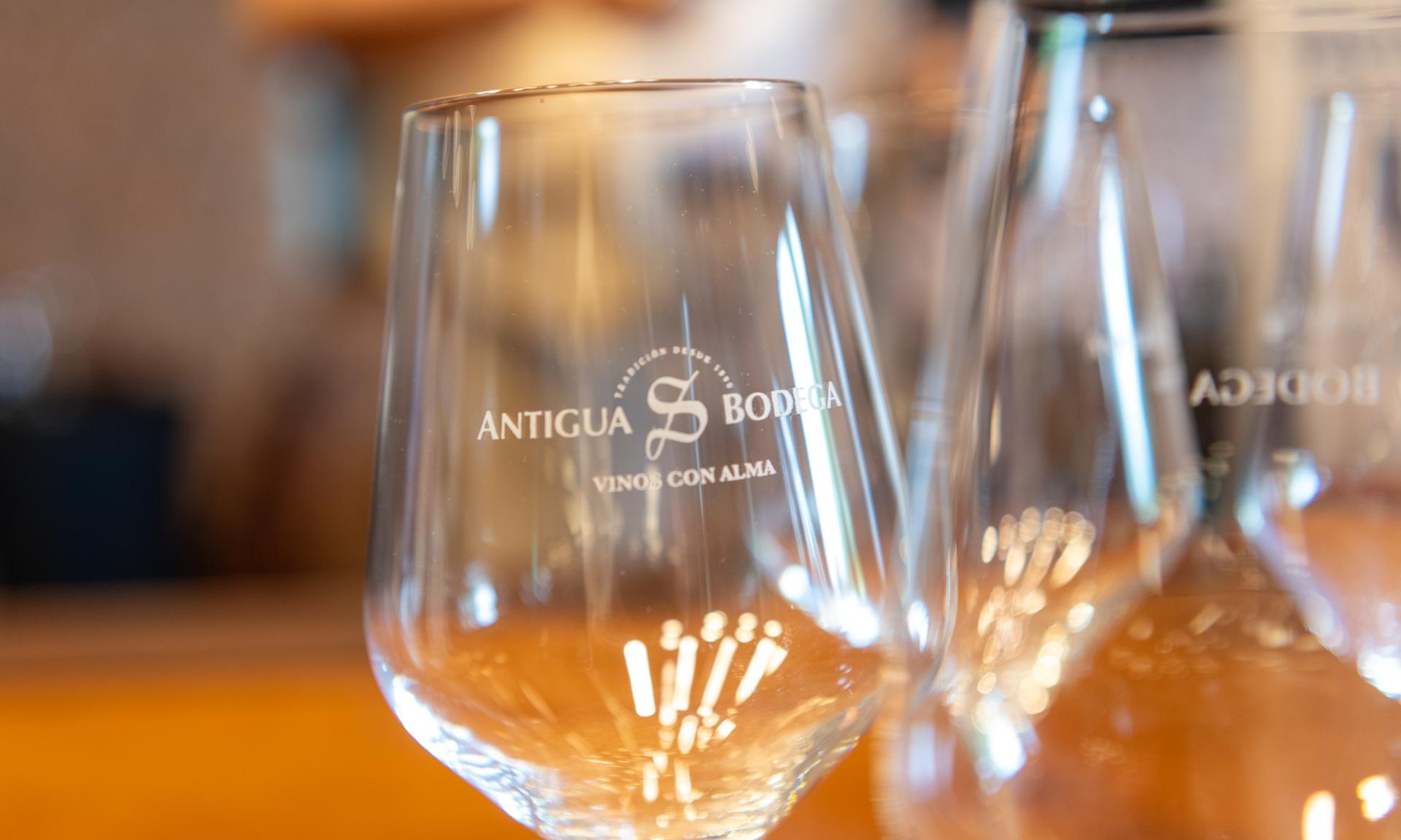 Estudiantes de Vitivinicultura de UTU tendrán pasantías en la Antigua Bodega Stagnari 