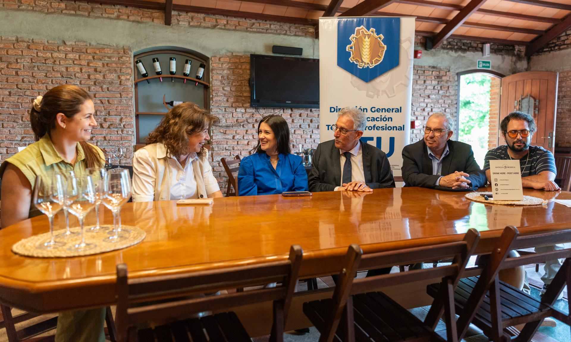 Estudiantes de Vitivinicultura de UTU tendrán pasantías en la Antigua Bodega Stagnari 