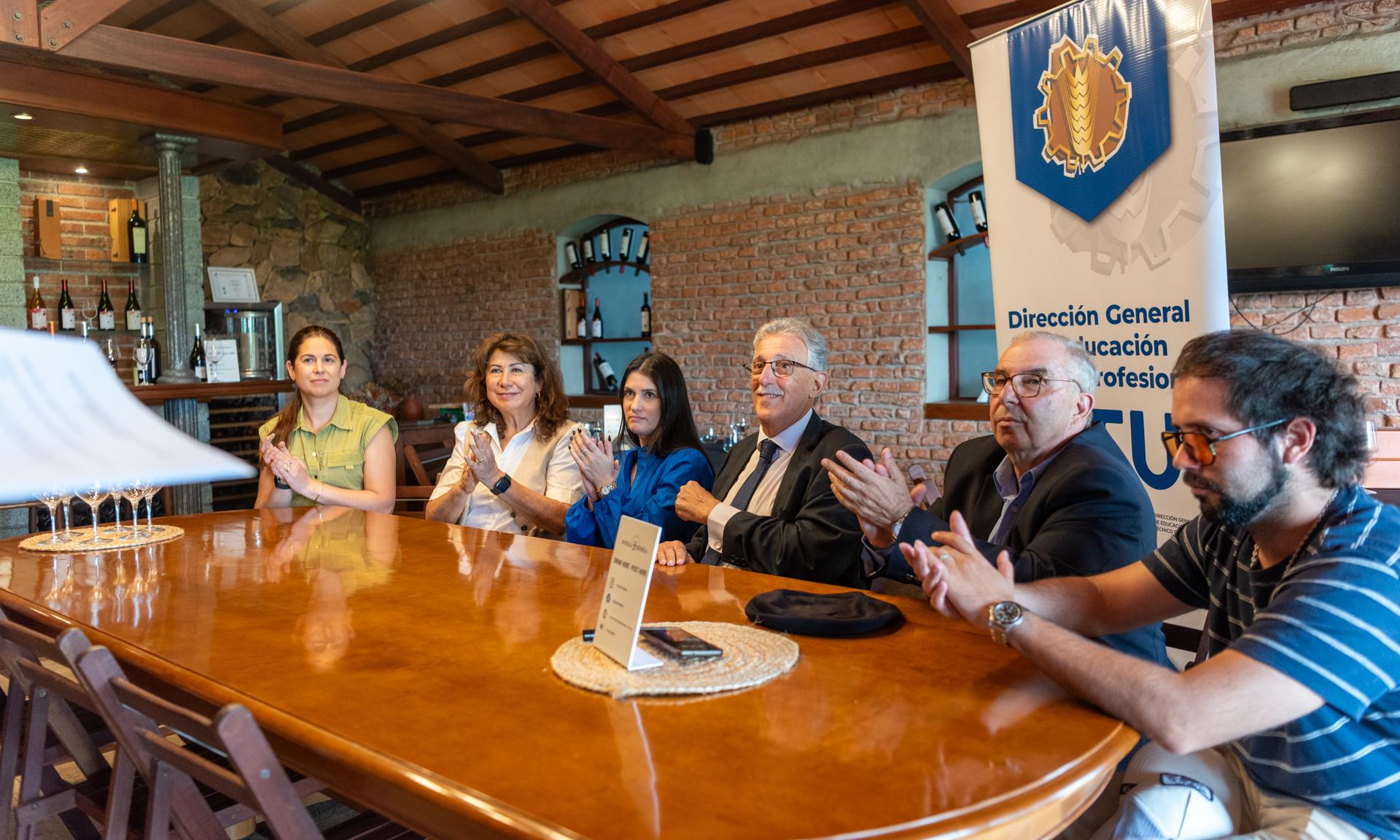 Estudiantes de Vitivinicultura de UTU tendrán pasantías en la Antigua Bodega Stagnari 