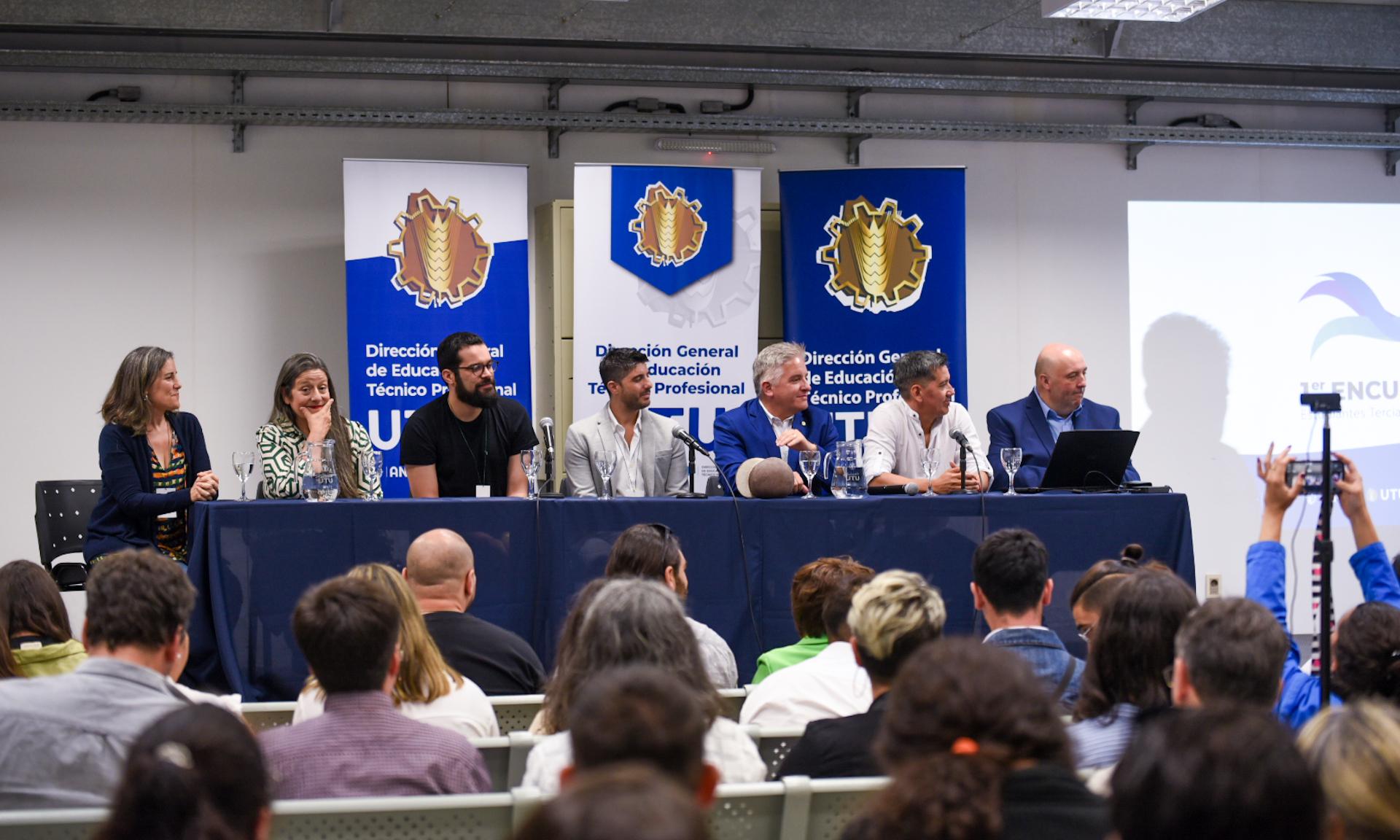 Reflexión y aprendizaje: estudiantes y expertos analizaron el turismo de ahora y del futuro