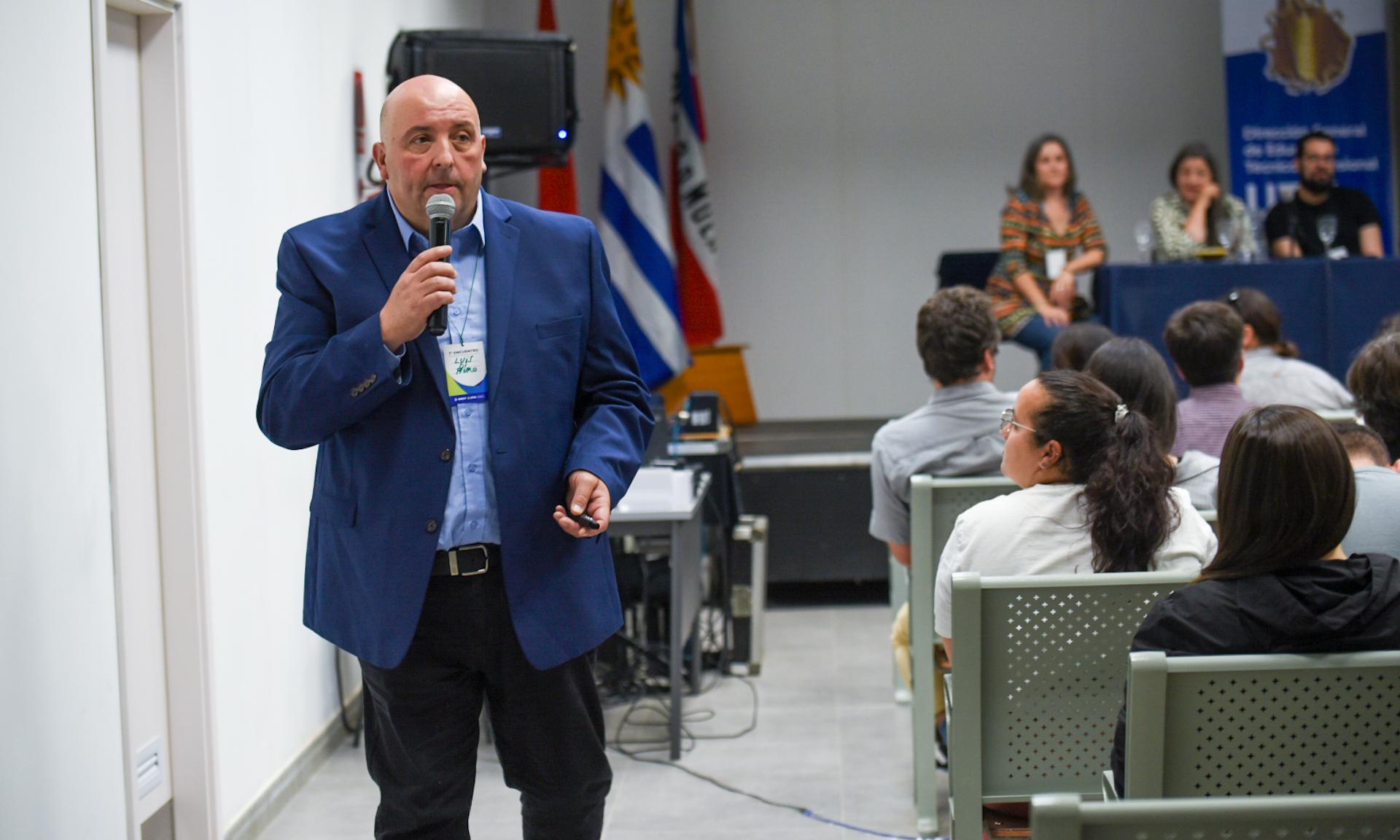 Reflexión y aprendizaje: estudiantes y expertos analizaron el turismo de ahora y del futuro