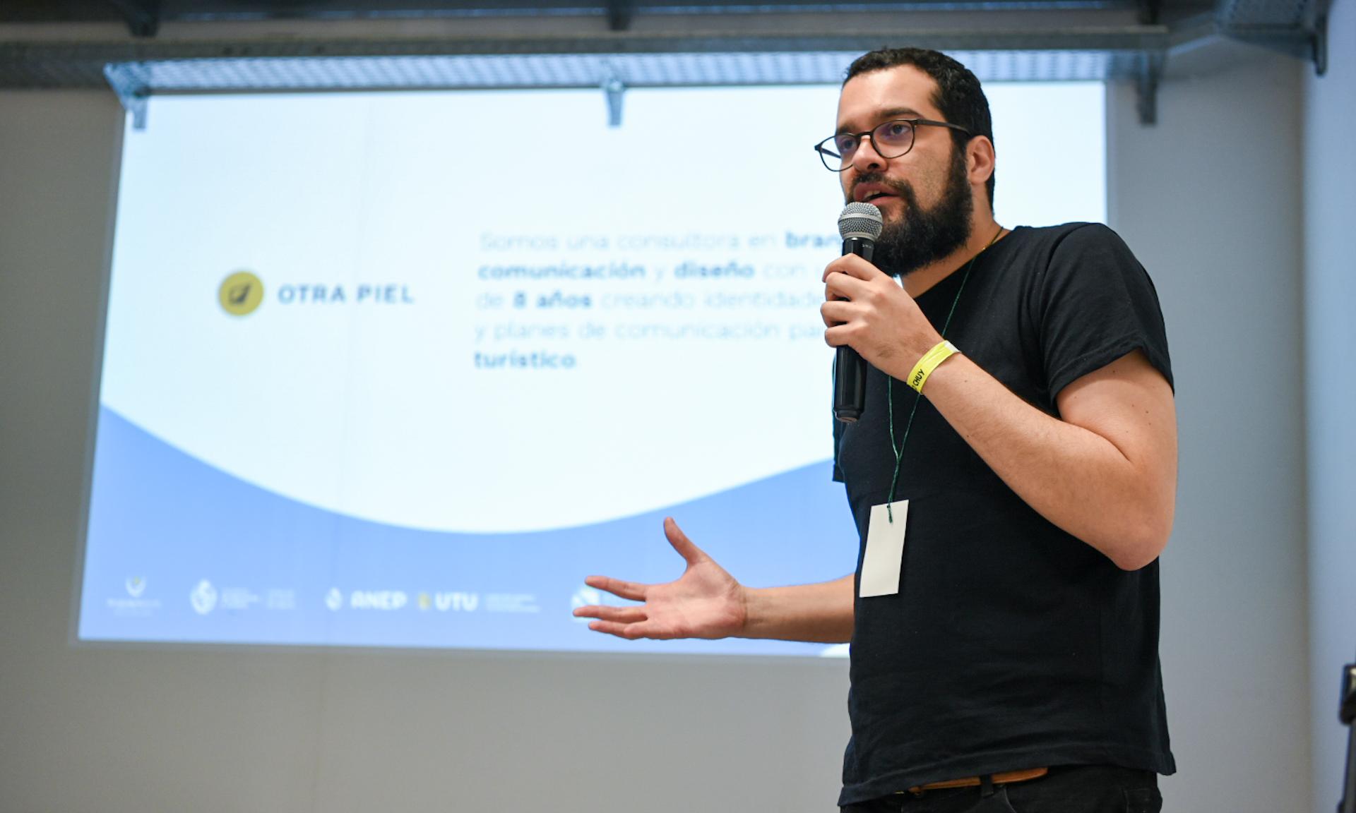 Reflexión y aprendizaje: estudiantes y expertos analizaron el turismo de ahora y del futuro