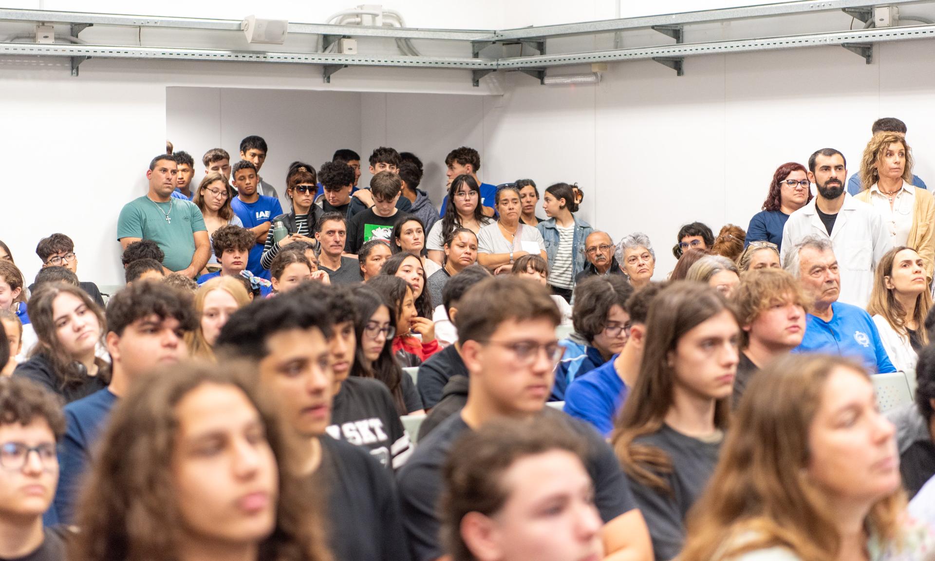 Egresó la primera generación del Bachillerato Bilingüe de Informática, una carrera de primer nivel