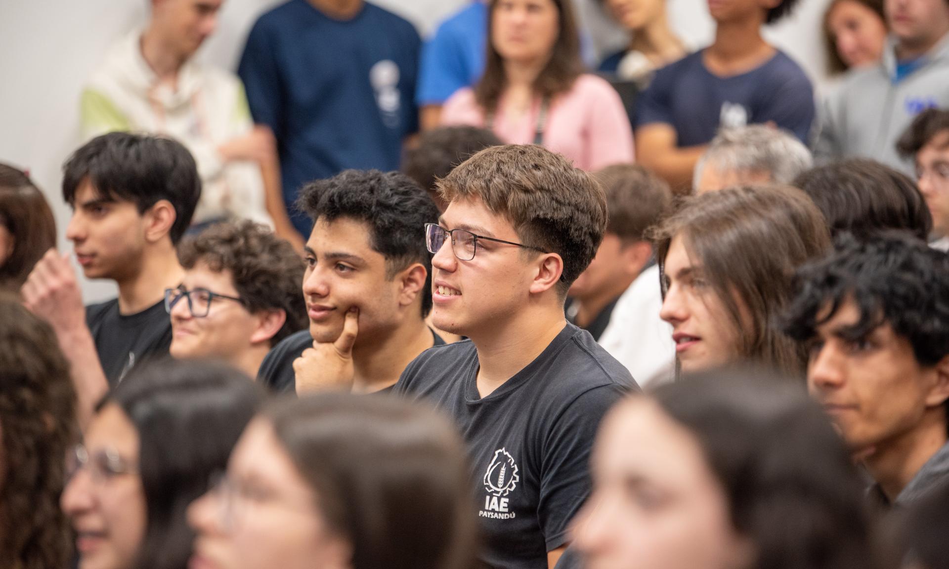 Egresó la primera generación del Bachillerato Bilingüe de Informática, una carrera de primer nivel