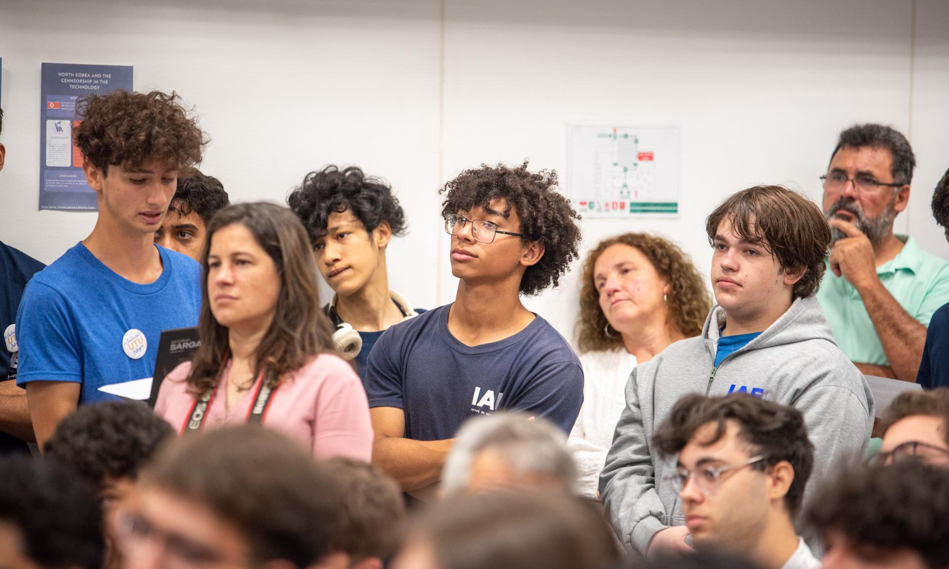 Egresó la primera generación del Bachillerato Bilingüe de Informática, una carrera de primer nivel
