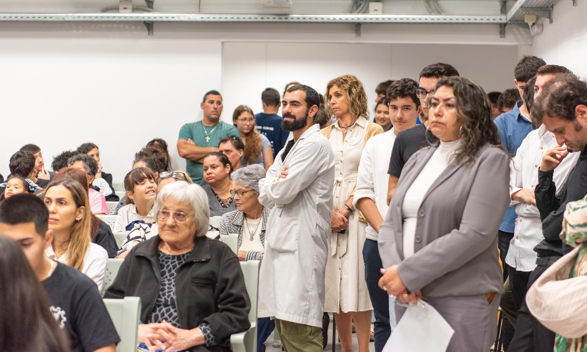 Egresó la primera generación del Bachillerato Bilingüe de Informática, una carrera de primer nivel