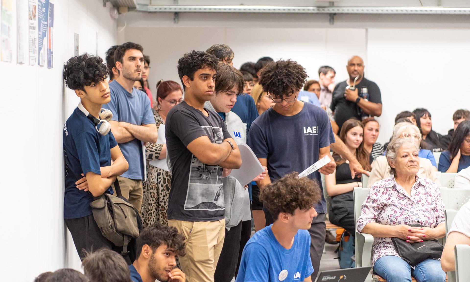 Egresó la primera generación del Bachillerato Bilingüe de Informática, una carrera de primer nivel