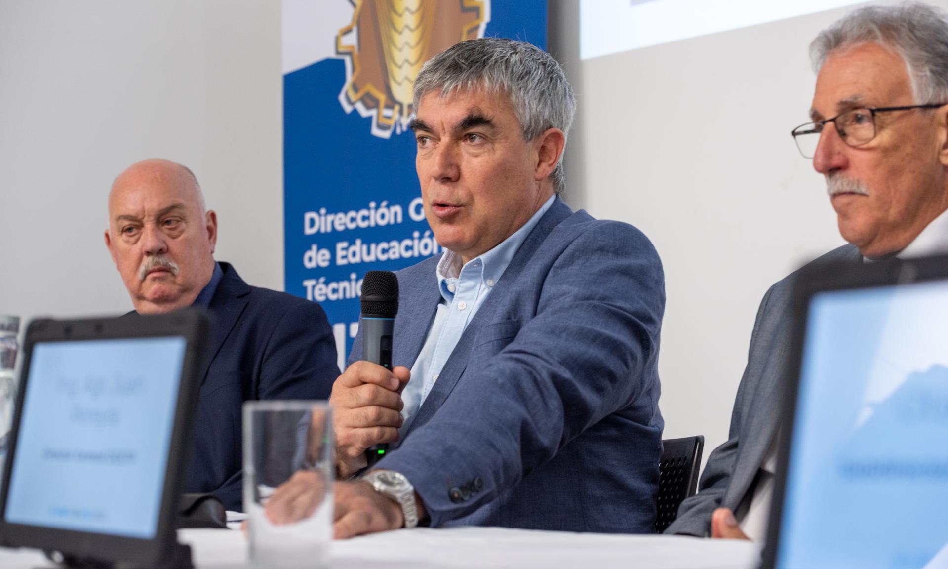 pasantías que conectan: el futuro empresarial en base a la profesionalización de los estudiantes