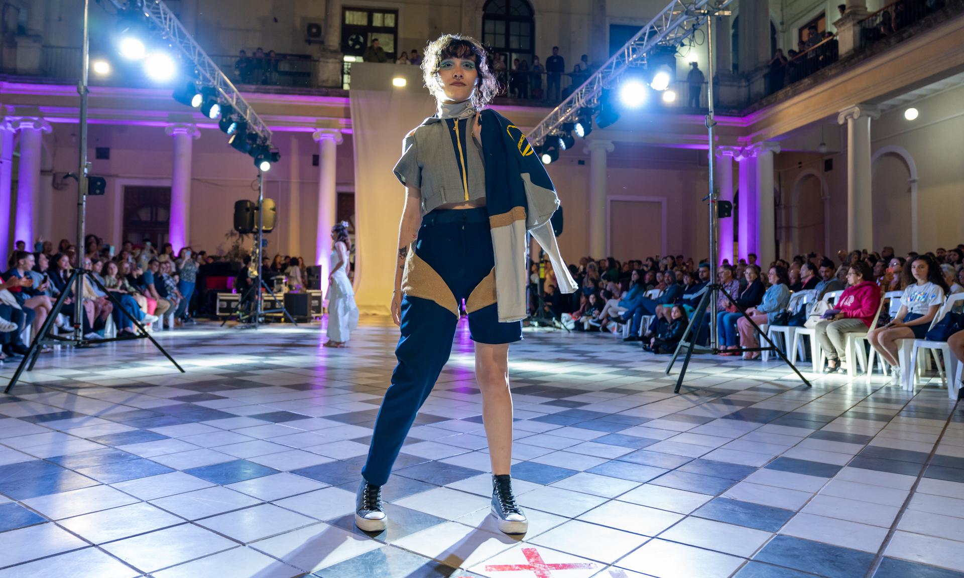 En un desfile de alto nivel estudiantes de UTU Palermo exhibieron sus diseños  