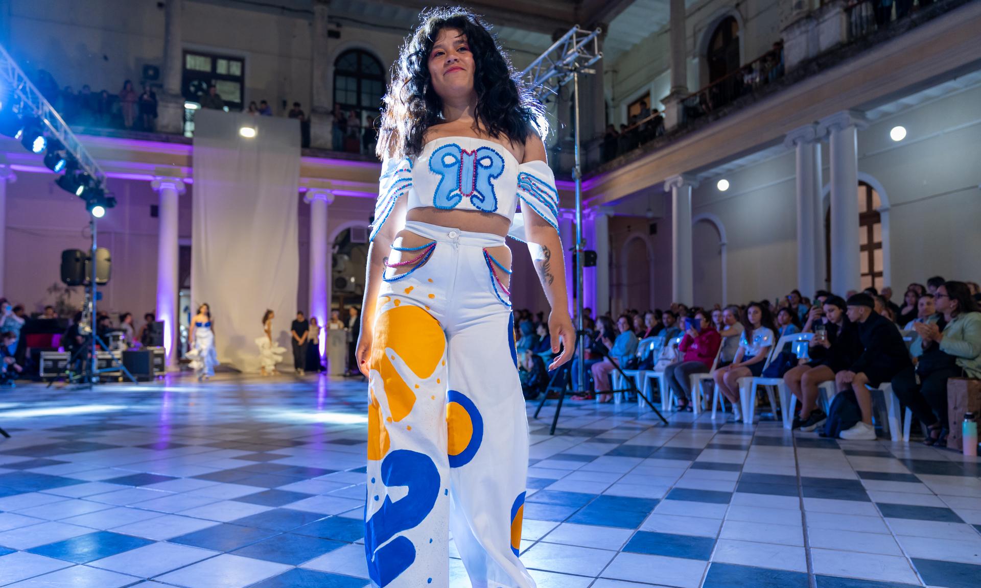 Un desfile de alto nivel para mostrar todo lo confeccionado en el año  en UTU Palermo  
