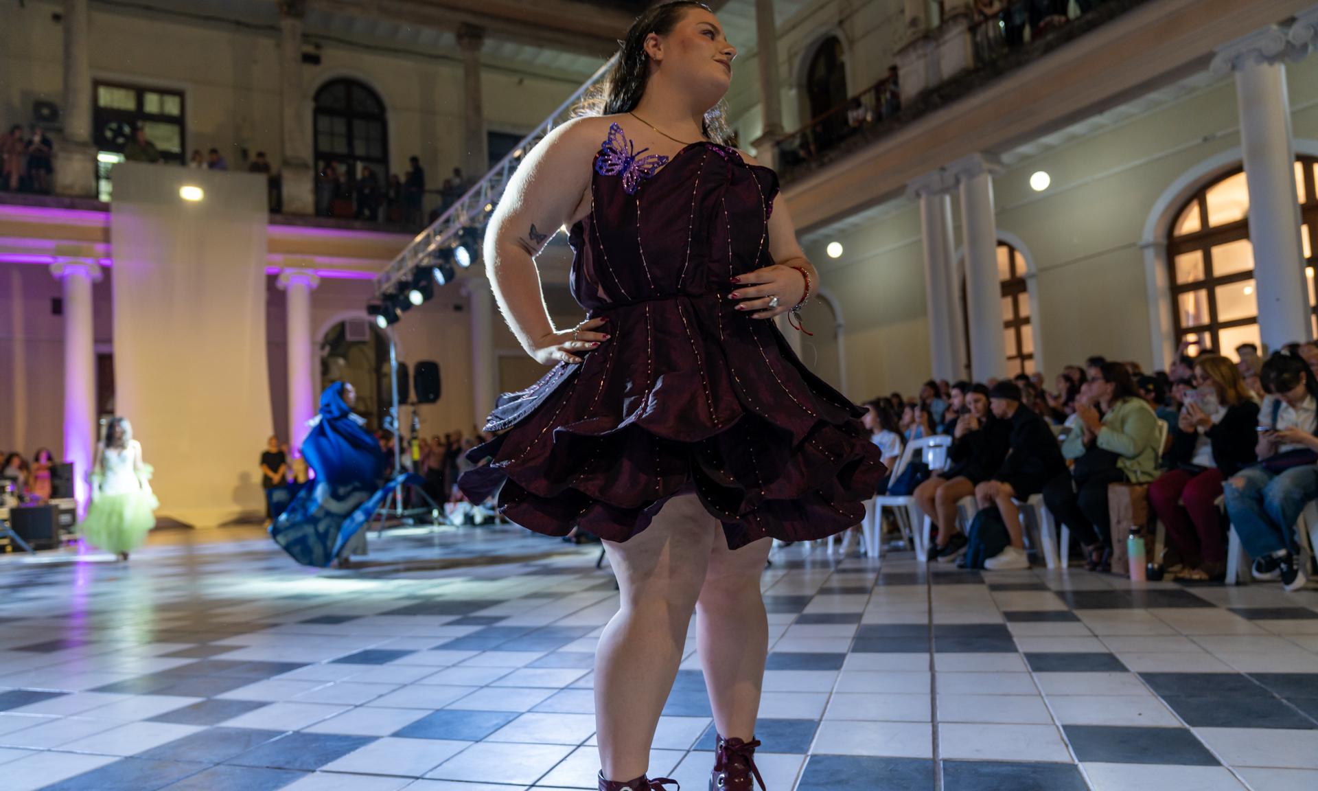 Un desfile de alto nivel para mostrar todo lo confeccionado en el año  en UTU Palermo  