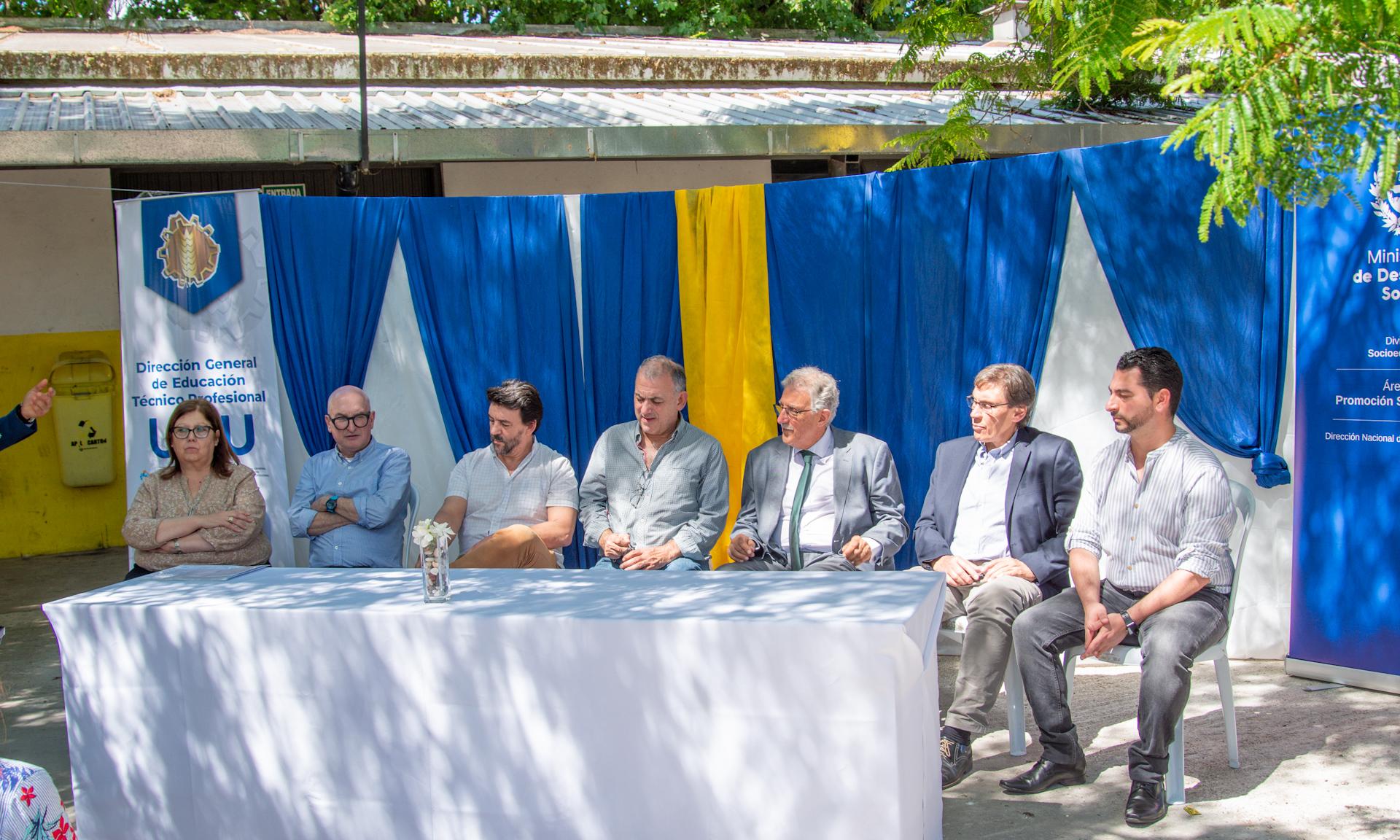 Entrega de certificados en Durazno de cursos por Mides y UTU: 30% mantiene continuidad educativa