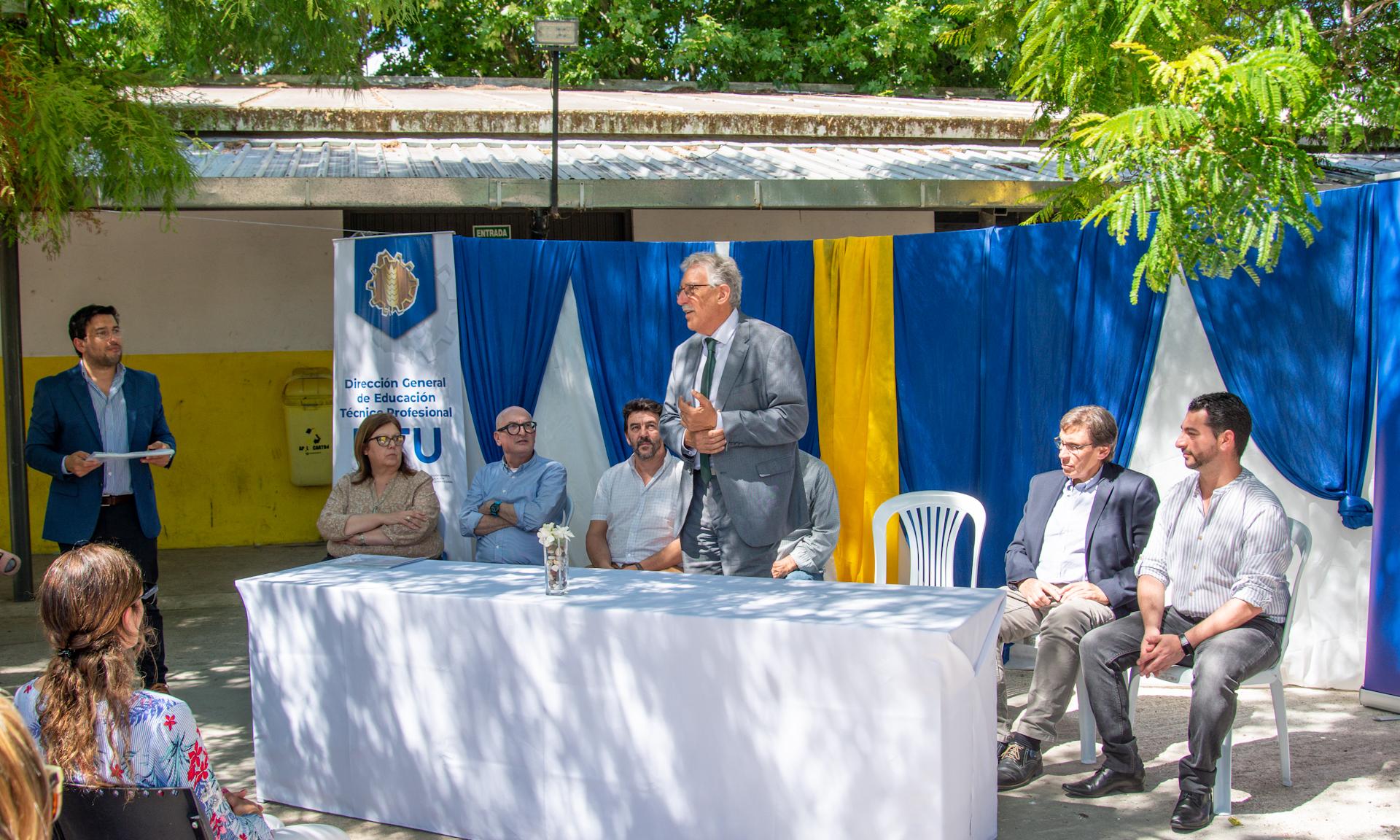 Entrega de certificados en Durazno de cursos por Mides y UTU: 30% mantiene continuidad educativa