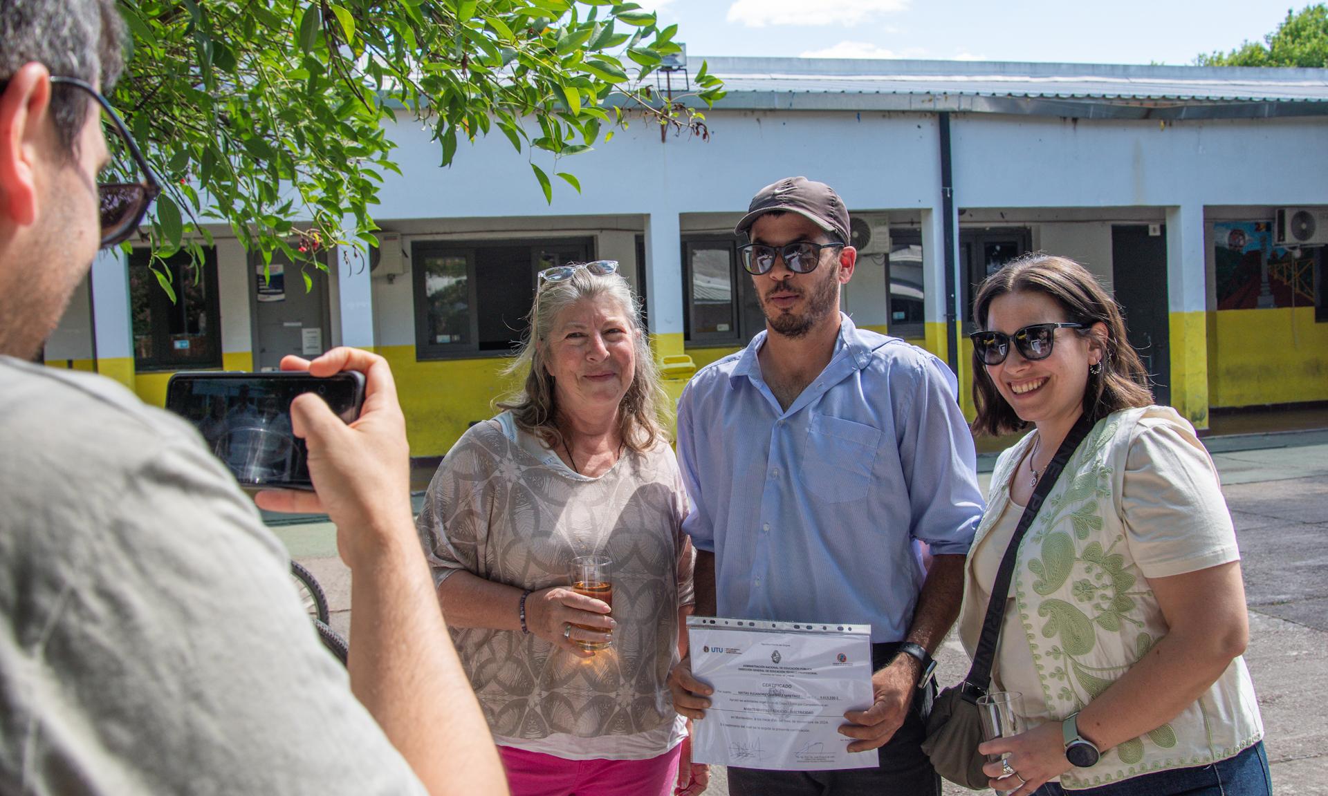 Entrega de certificados en Durazno de cursos por Mides y UTU: 30% mantiene continuidad educativa