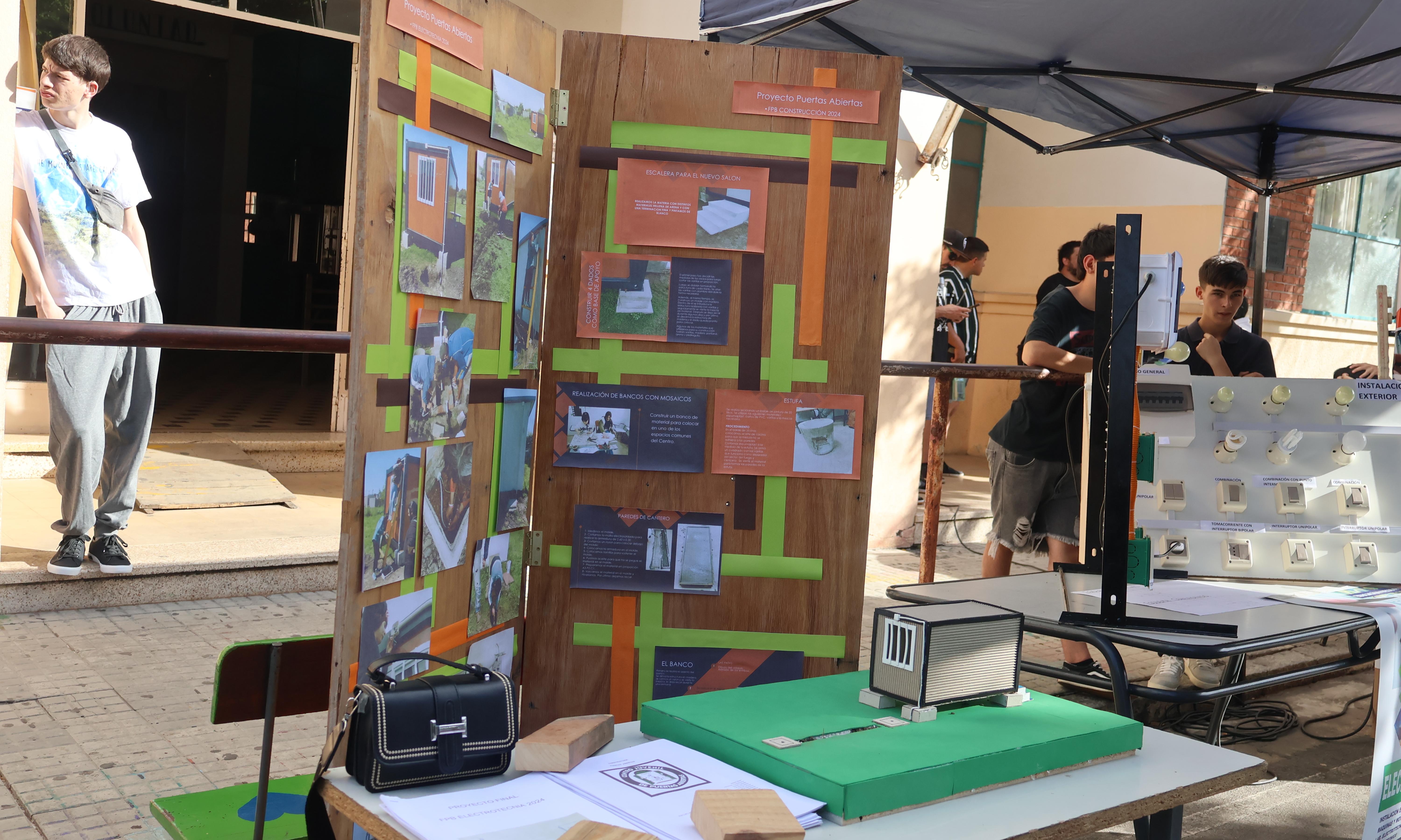 Muestra anual en la Escuela Técnica Superior “Hermenegildo Sabat” Florida